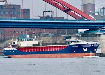 Marinda passing Duisburg, 04-03-2009