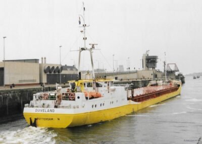 Duiveland arriving in IJmuiden, 2002