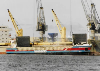 Scheldeborg loading from an importer in Delfzijl