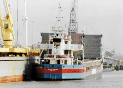 Scheldeborg loading from an importer in Delfzijl