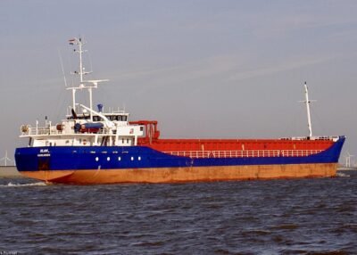 Elan in the Zeehavenkanaal in Delfzijl, 14-01-2002