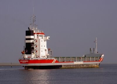 Giessenborg arriving in Delfzijl, 03-01-2002