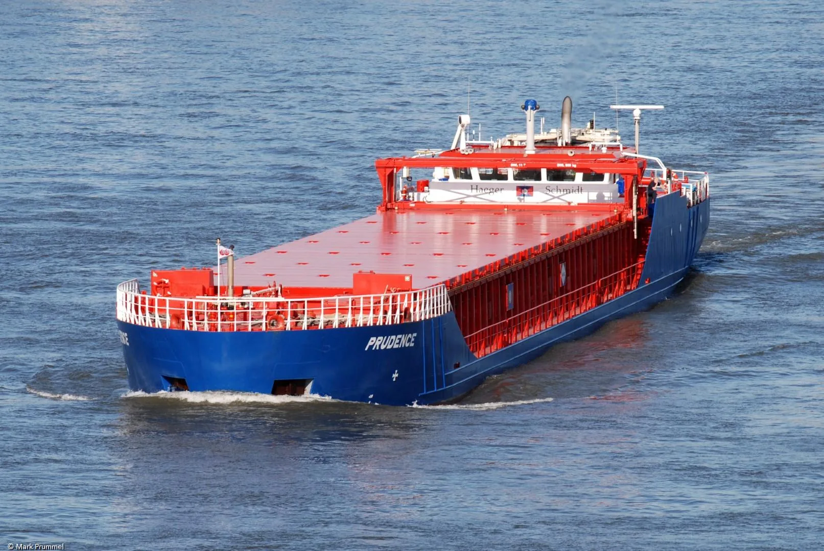 Prudence heading downstream river Rhine passing Emmerich, 29-05-2009. Prudence heading downstream river Rhine passing Emmerich, 29-05-2009.