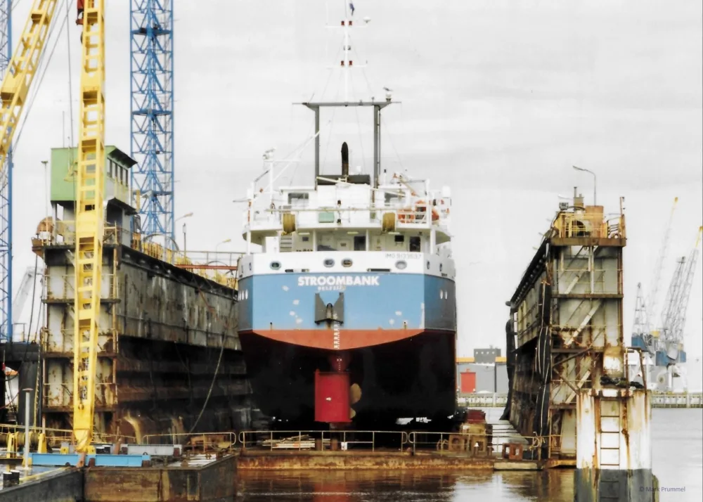 Stroombank docked at Niestern Sander in Delfzijl, March 2005