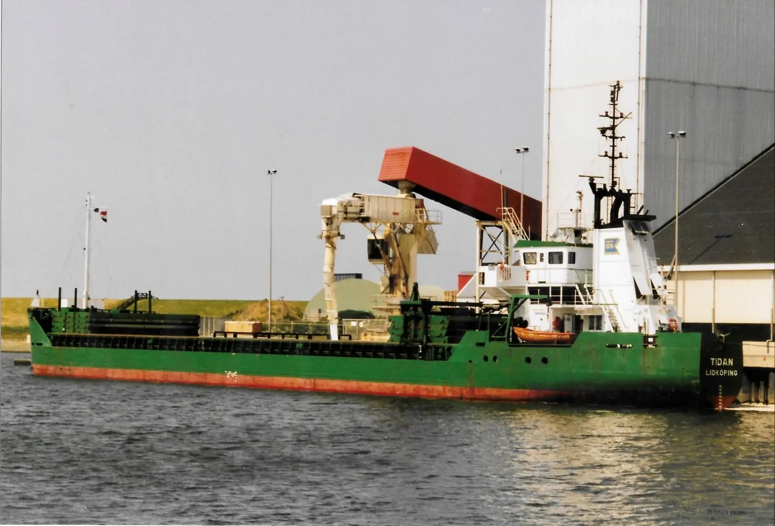Tidan loading salt in Harlingen, 2003 Tidan loading salt in Harlingen, 2003