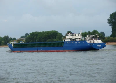 A. P. Smile on river Rhine passing Lobith, 25-07-2005