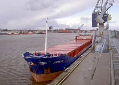 Anne-S moored at Handelskade Oost in Delfzijl, 08-02-2004