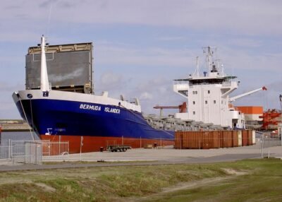 Bermuda Islander in Harlingen, 08-10-2004