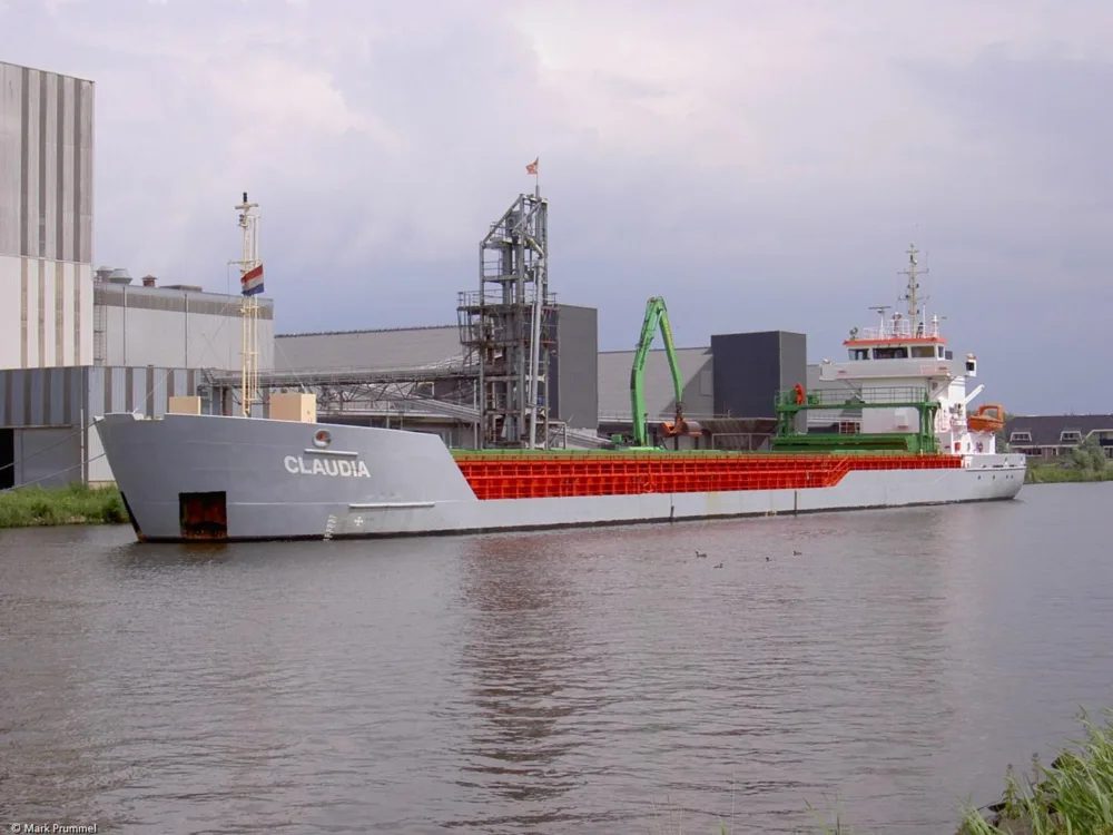 Claudia moored at Agrifirm in Delfzijl, 21-06-2004