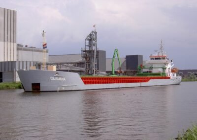 Claudia moored at Agrifirm in Delfzijl, 21-06-2004