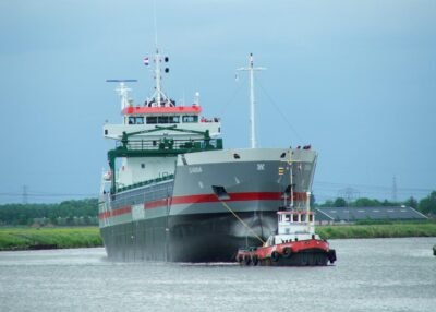 Dagna towed from Westerbroek to Delfzijl, 30-05-2005