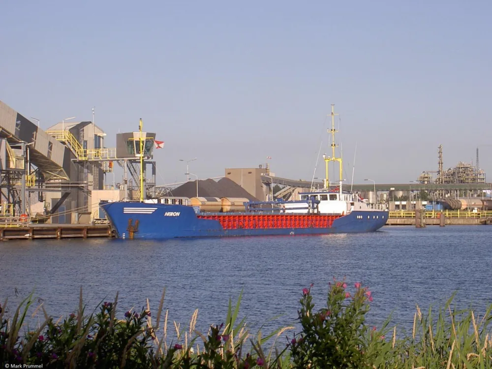 Heron moored at Oosterhornkanaal in Delfzijl, 13-07-2003