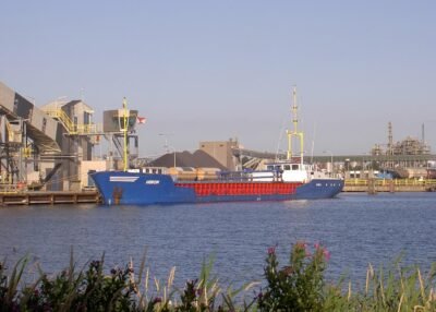 Heron moored at Oosterhornkanaal in Delfzijl, 13-07-2003