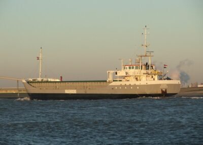 Hydra arriving in Delfzijl, 17-10-2005