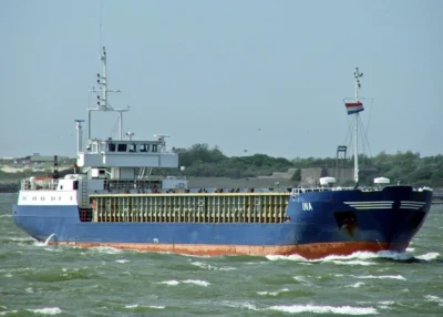 Ina on the New Waterway passing Hook of Holland, 28-05-2005