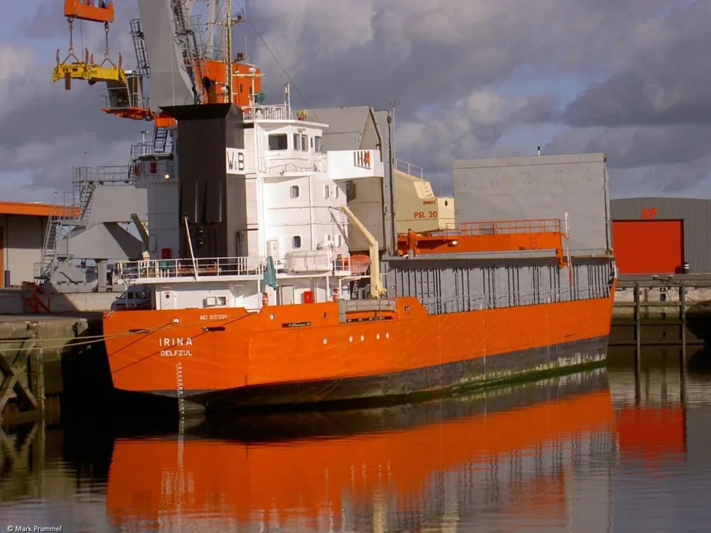 Irina moored at Handelskade in Delfzijl, 07-11-2004