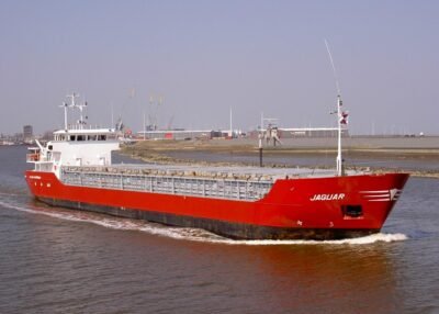 Jaguar leaving Delfzijl, 03-04-2005