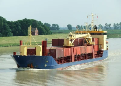 Lynx on river Ems passing Leer, 24-07-2006