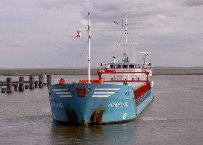 Schokland arriving in Delfzijl, 19-04-2004