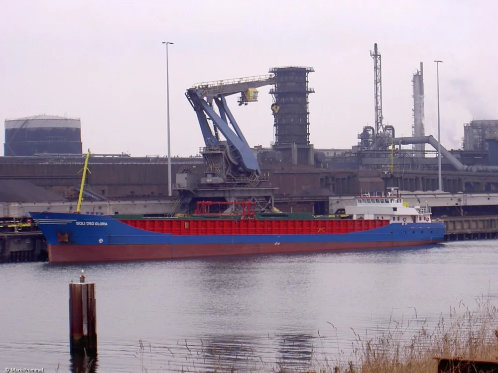 Soli Deo Gloria moored at Hoogovens in IJmuiden, 06-09-2003