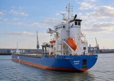 Varnadiep arrived in Eemshaven, 07-09-2003