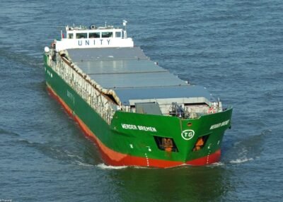 Werder Bremen on the river Rhine passing Emmerich, 11-07-2005