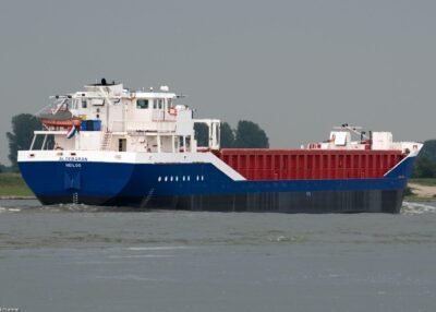 Aldebaran on river Rhine passing Emmerich, 04-07-2013