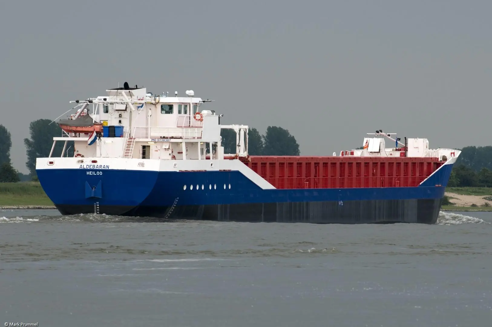 Aldebaran on river Rhine passing Emmerich, 04-07-2013