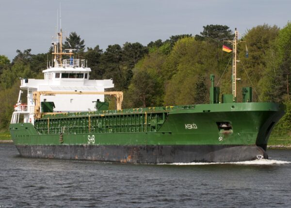 Askö passing Rendsburg, 10-05-2013