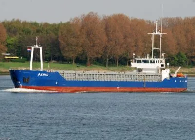 Danio passing Rozenburg, 14-04-2009