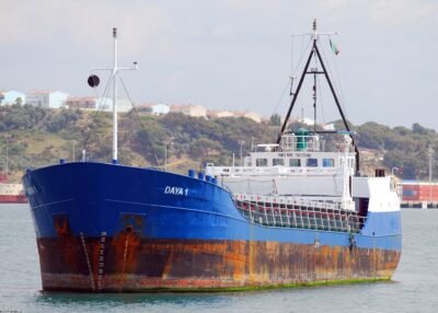 Daya I at anchor in Setubal, 12-04-2008