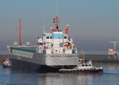 Flinterfortune arriving in Delfzijl from Westerbroek, 11-02-2008