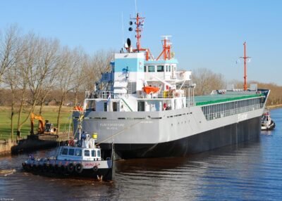 Flinterfortune passing Appingedam underway to Delfzijl from Westerbroek, 11-02-2008