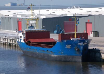 Henny at Handelskade Oost in Delfzijl, 17-07-2006