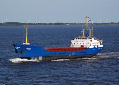 Henny on river Eems, 18-07-2006