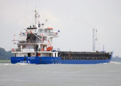 Ilse K passing Rozenburg, 22-07-2007