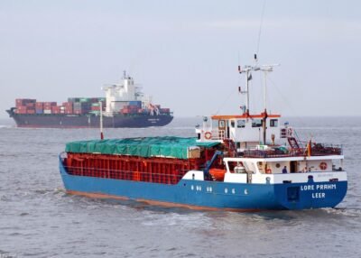 Lore Phram outbound Cuxhaven, 17-02-2007