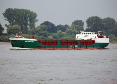 Petersburg on river Rhine passing Tolkamer, 06-07-2006