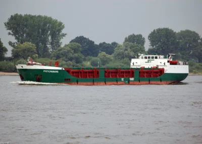 Petersburg on river Rhine passing Tolkamer, 06-07-2006