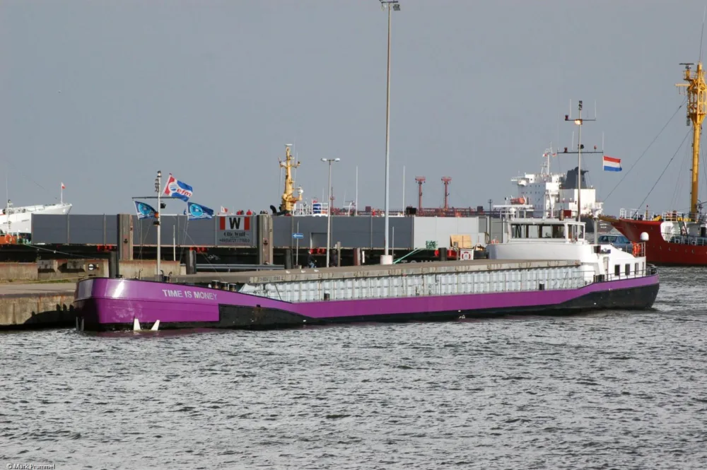 Time is Money moored in Cuxhaven, 07-10-2006