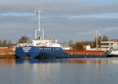 Veentrans in Delfzijl, 25-12-2005