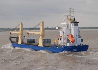 Wisaforest on river Eems, 03-07-2007