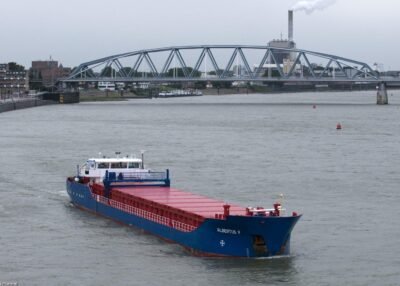 Albertus F on river Waal passing Nijmegen, 15-09-2010