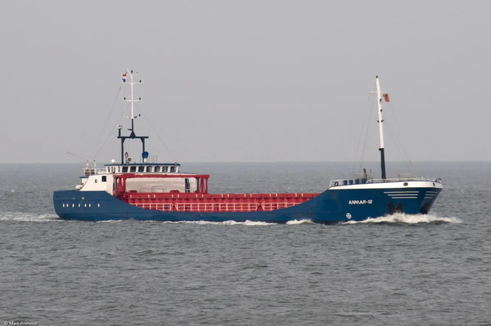 Anmar-S passing Cuxhaven, 31-10-2009