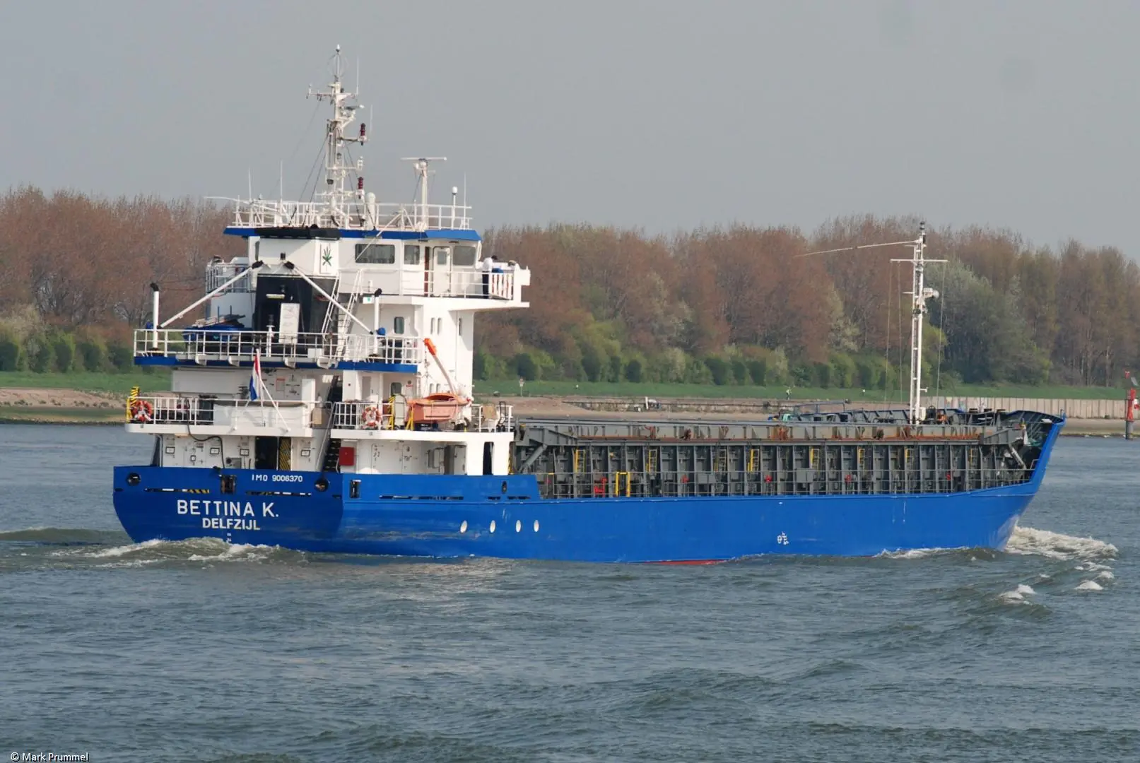Bettina K. passing Rozenburg, 14-04-2009 Bettina K. passing Rozenburg, 14-04-2009