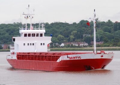 Dantic on river Trent, 15-06-2009