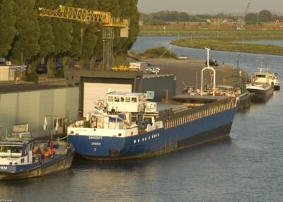 Emsriff under repairs at Scheepswerf Misti B.V. in Arnhem, 15-07-2009