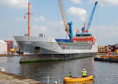 Flinterfury arriving in Goole, 16-06-2009