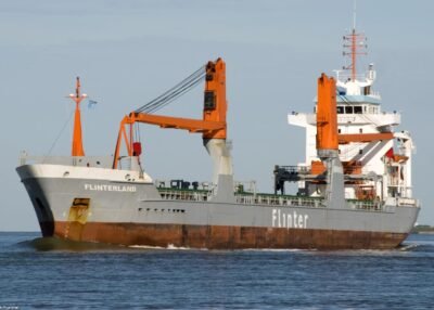 Flinterland on river Ems bound for Delfzijl, 18-10-2009