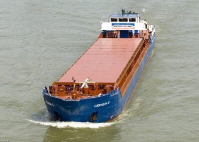 Gerhein G. on river Rhine passing Emmerich, 29-06-2009